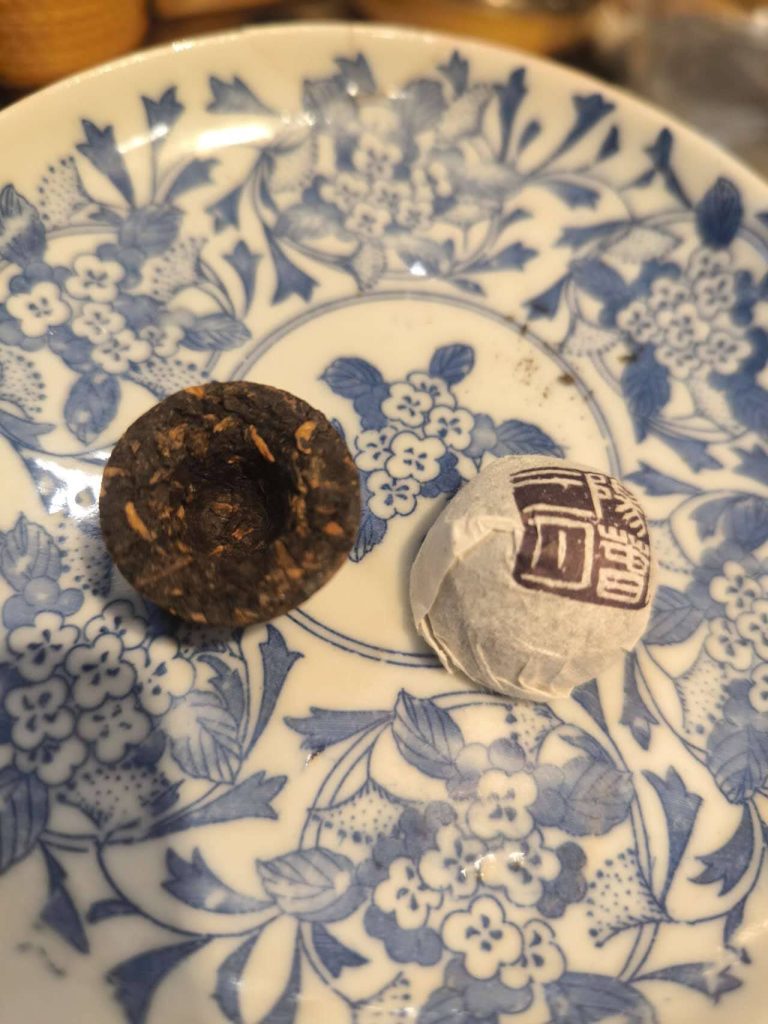 Gushu Pu-erh - Yang chun san yue - millésime 2009 - 4g